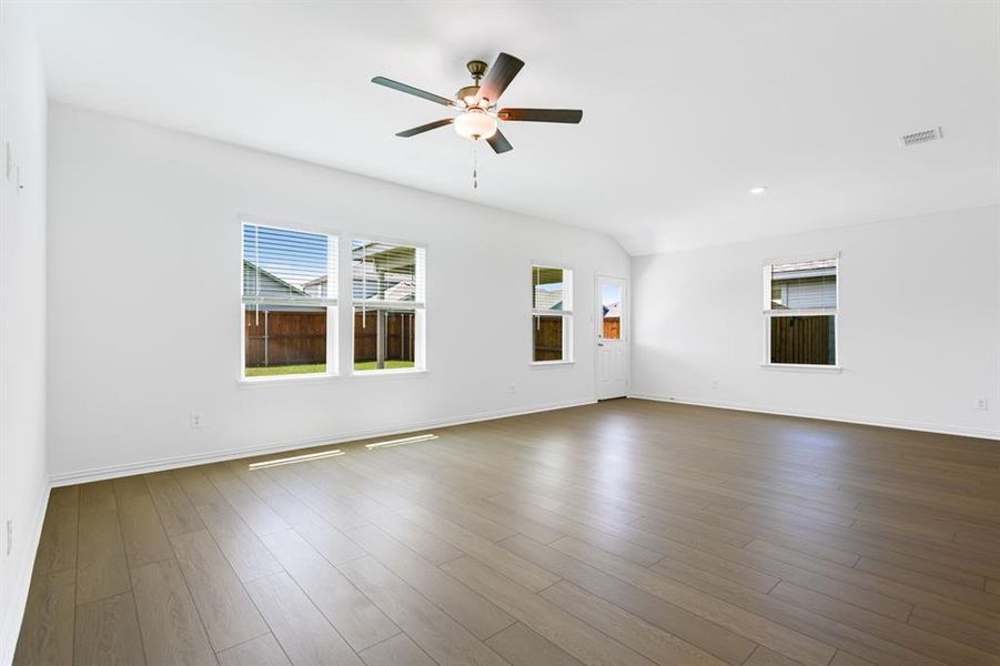 Spacious, unfurnished interior of a new home in River Ridge, Crandall (Image 26).