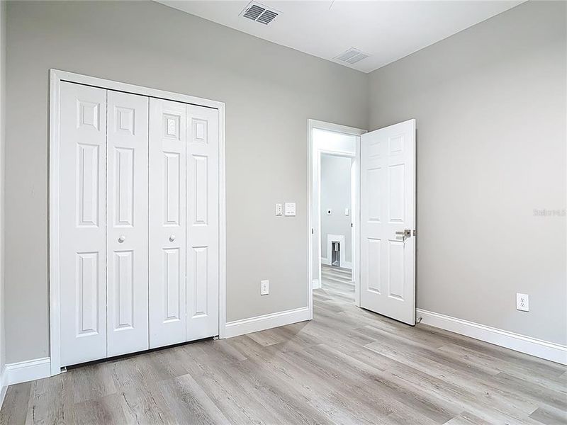 Spacious, unfurnished interior of a new home in , Deland (Image 26).
