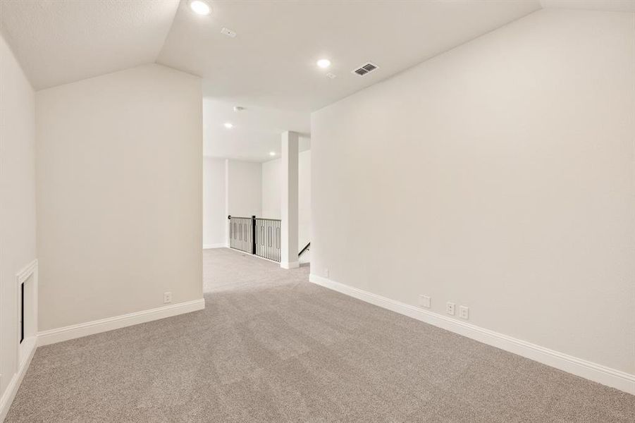 Spacious, unfurnished interior of a new home in Ridgepoint, Midlothian (Image 22).