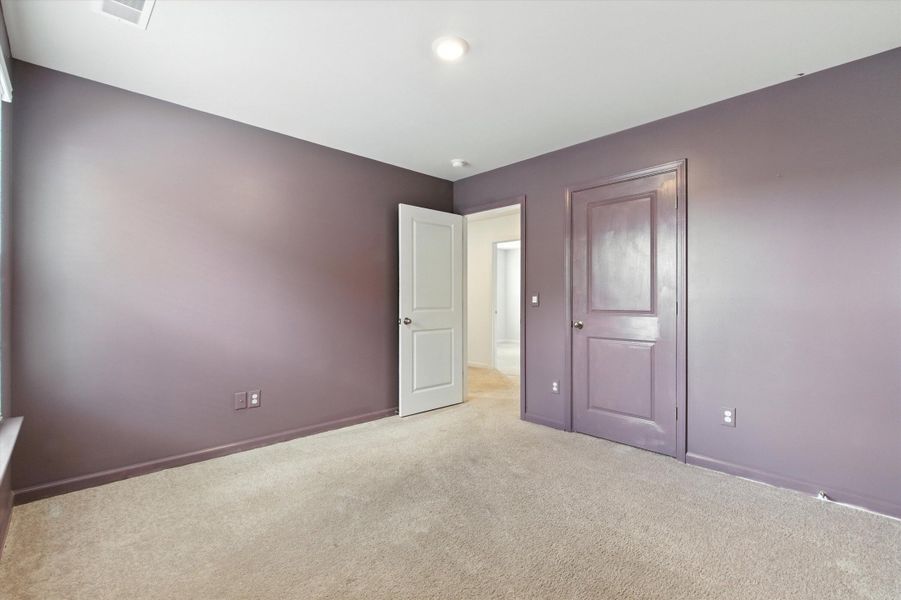 Spacious, unfurnished interior of a new home in , Summerville (Image 18).