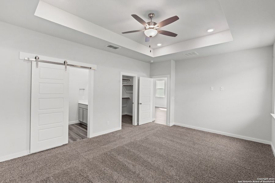Spacious, unfurnished interior of a new home in The Meadows at Hunters Ranch, San Antonio (Image 16).