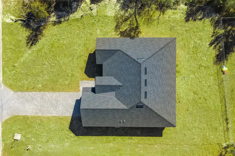 Exterior details and patio area of a home in , Ocala (Image 3).