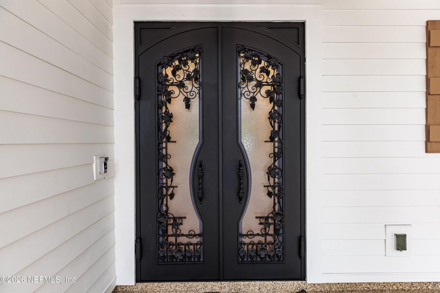 Exterior details and patio area of a home in , Jacksonville (Image 26).