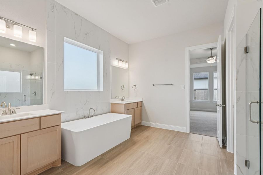 Furnished interior view inside a new home in Sienna 65', Missouri City (Image 14).