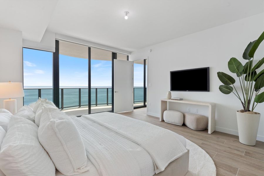 Furnished interior view inside a new home in , Pompano Beach (Image 9).