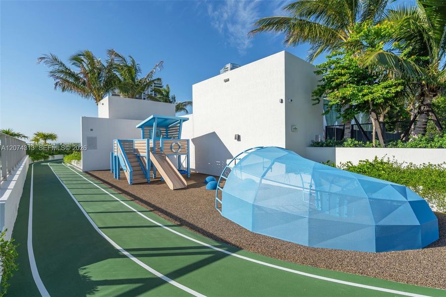 Community amenities in , Miami (Image 30).