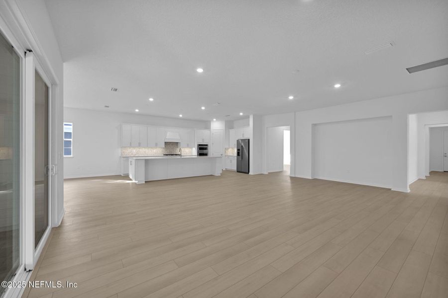 Spacious, unfurnished interior of a new home in Del Webb Nocatee, Ponte Vedra (Image 34).