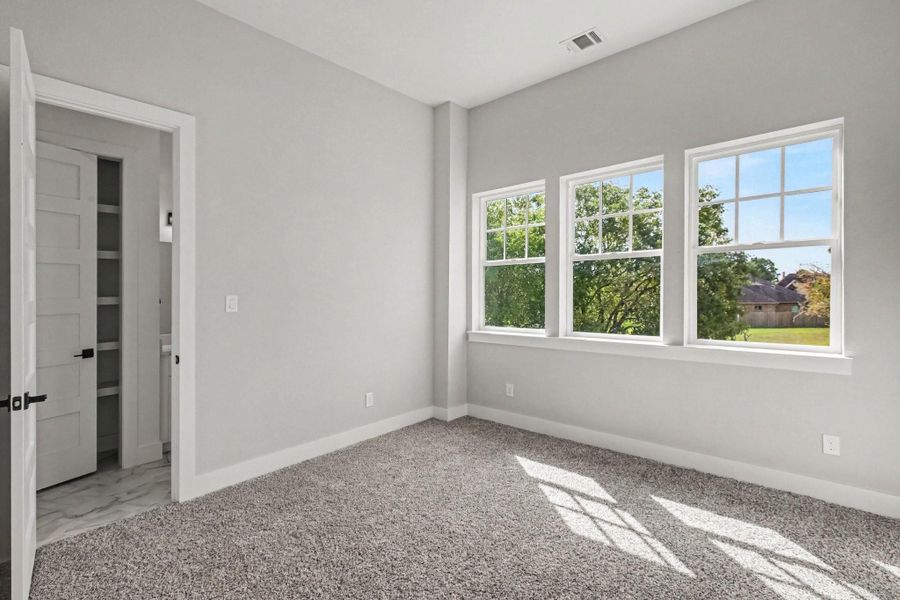 Spacious, unfurnished interior of a new home in , Montgomery (Image 14).