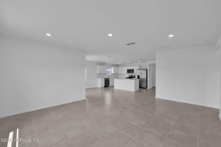 Spacious, unfurnished interior of a new home in Wells Landing, Jacksonville (Image 16). Spacious, unfurnished interior of a new home in Wells Landing, Jacksonville (Image 16).