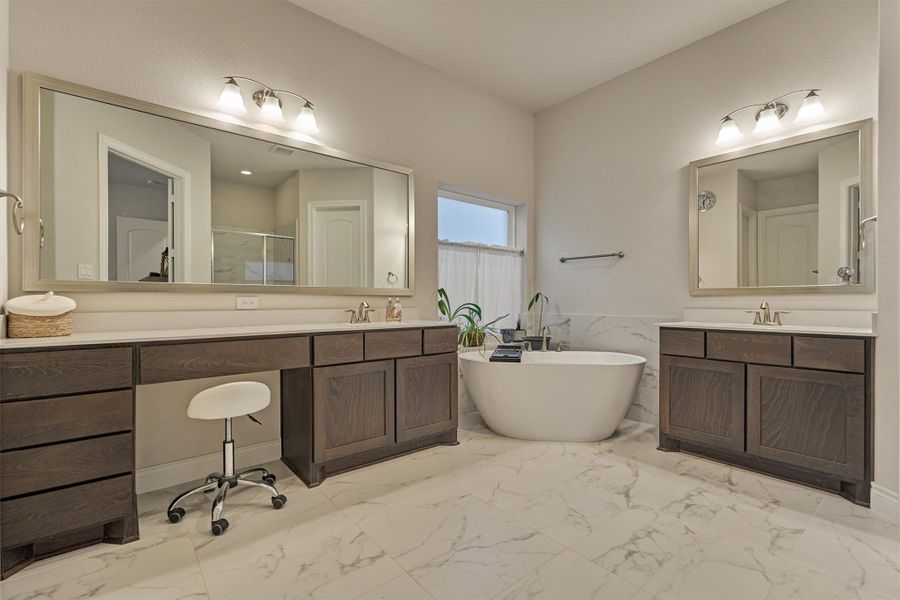 Furnished interior view inside a new home in Audubon 60', Magnolia (Image 30).