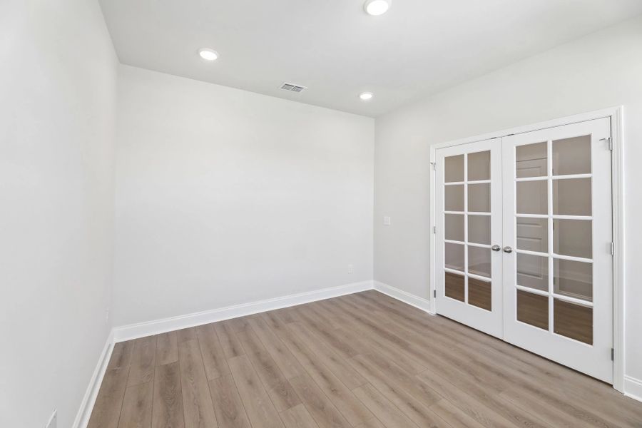 Spacious, unfurnished interior of a new home in Cades Bluff, Lebanon (Image 18). Spacious, unfurnished interior of a new home in Cades Bluff, Lebanon (Image 18).