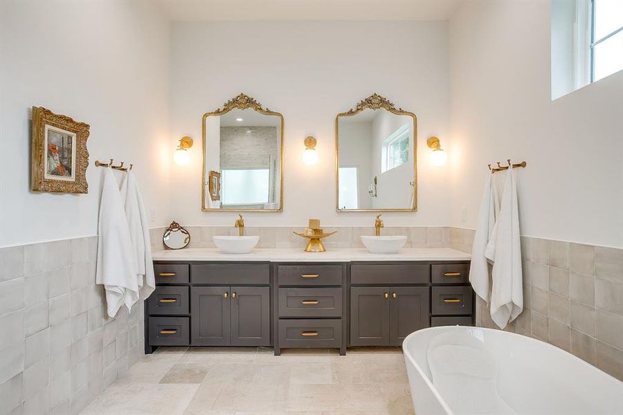 Furnished interior view inside a new home in , Weatherford (Image 22).