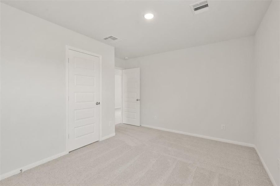 Spacious, unfurnished interior of a new home in Lakes at Black Oak, Magnolia (Image 32).