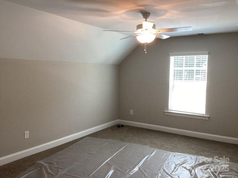 Spacious, unfurnished interior of a new home in , Harrisburg (Image 24).
