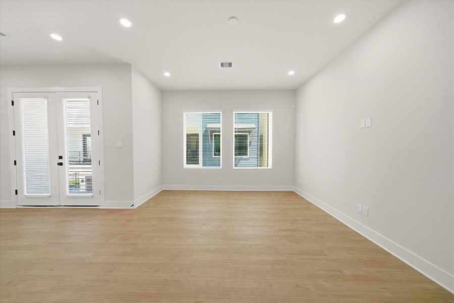 Spacious, unfurnished interior of a new home in Cedar Post, Houston (Image 19). Spacious, unfurnished interior of a new home in Cedar Post, Houston (Image 19).