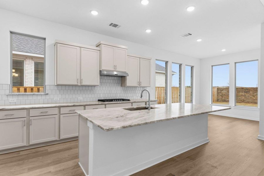 Large Center Island in Kitchen