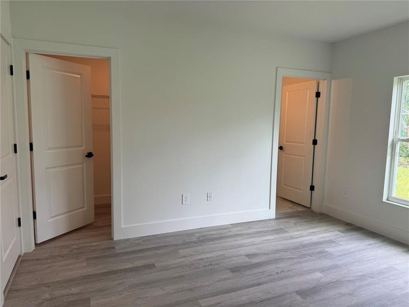 Spacious, unfurnished interior of a new home in , Citrus Springs (Image 12).