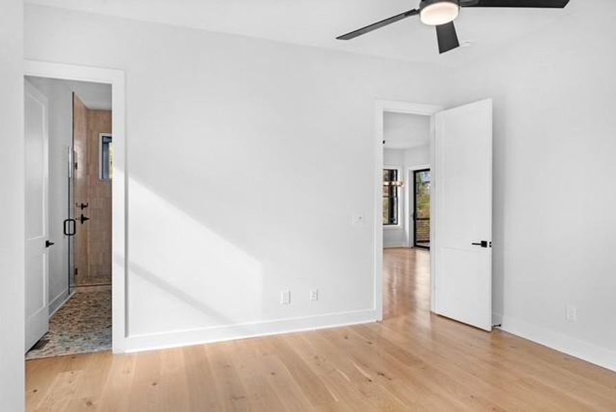 Spacious, unfurnished interior of a new home in , Atlanta (Image 70). Spacious, unfurnished interior of a new home in , Atlanta (Image 70).