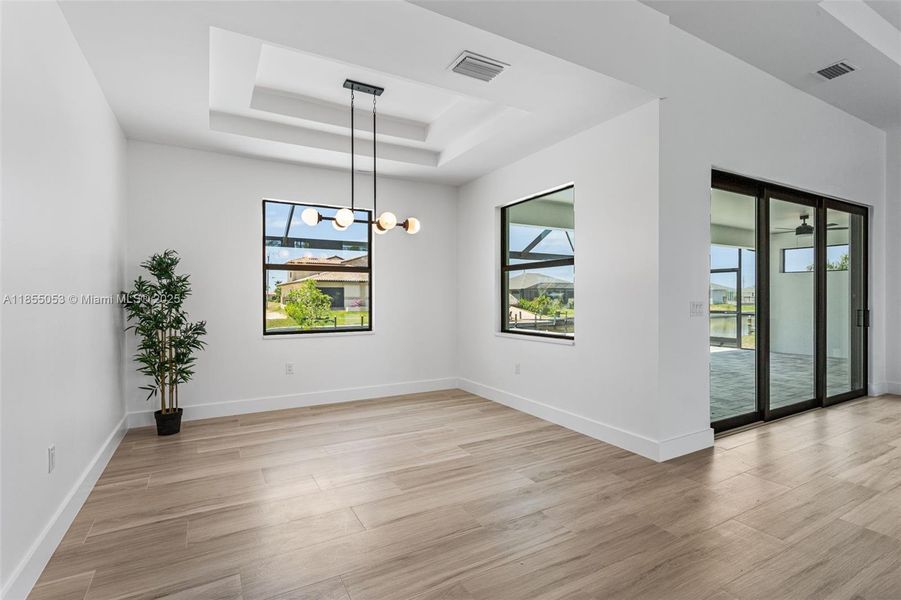 Formal Dining Room Area for memorable gatherings! Formal Dining Room Area for memorable gatherings!