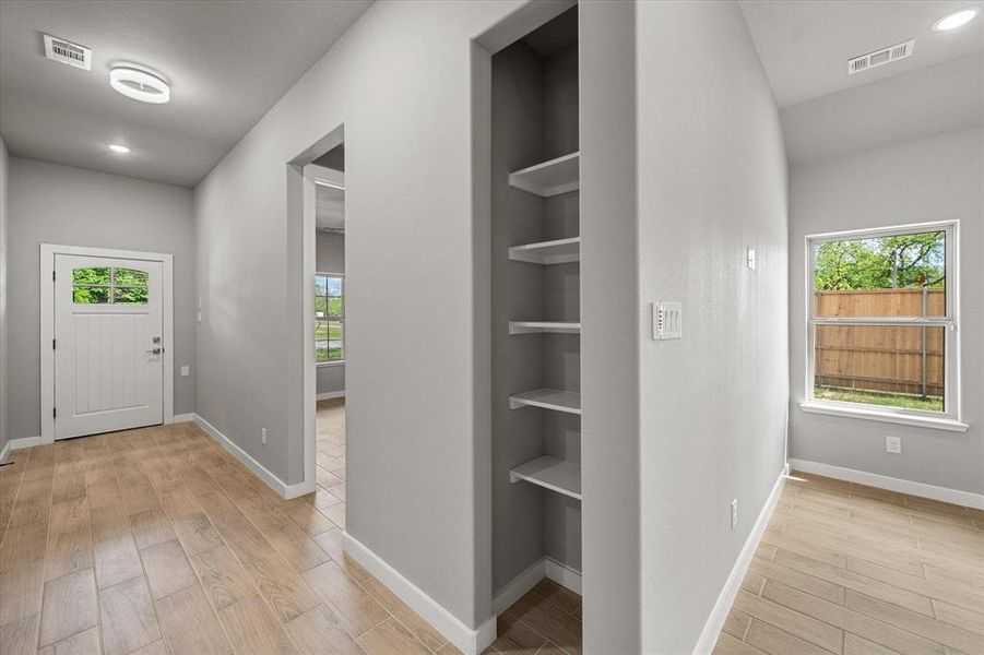 Spacious, unfurnished interior of a new home in , Kerens (Image 28).