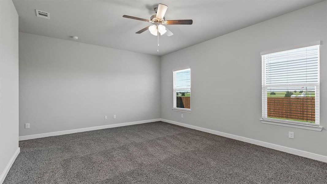Spacious, unfurnished interior of a new home in Sandstone Estates, Granbury (Image 18).