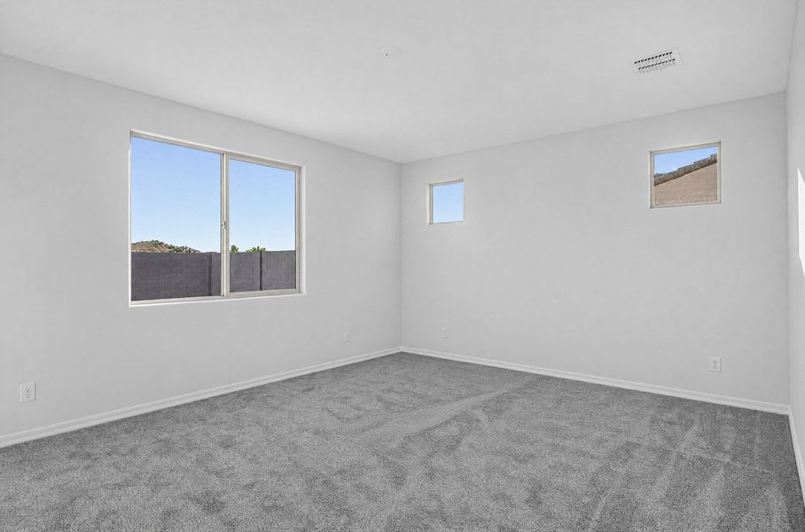 Spacious, unfurnished interior of a new home in Allen Ranches, Litchfield Park (Image 12).