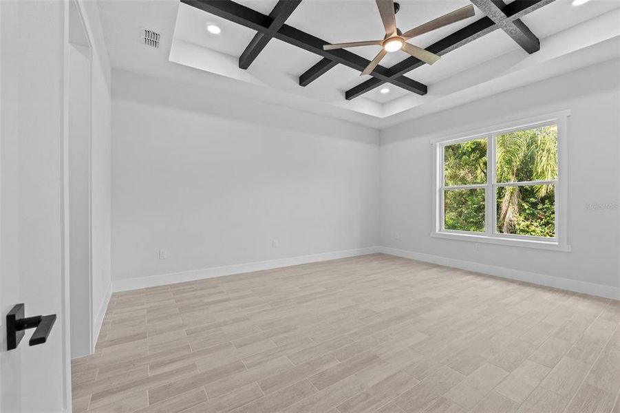 Spacious, unfurnished interior of a new home in , Winter Haven (Image 39).