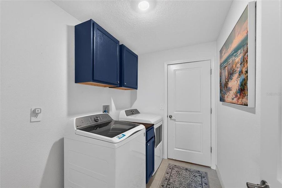 Furnished interior view inside a new home in , Bartow (Image 7).