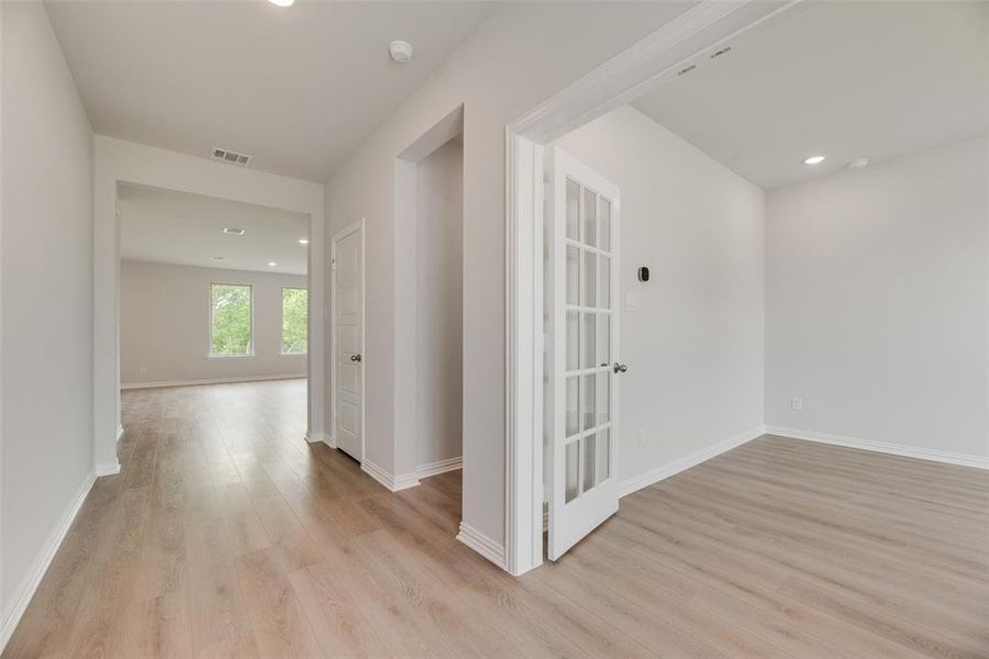 Spacious, unfurnished interior of a new home in Valencia On The Lake, Little Elm (Image 18). Spacious, unfurnished interior of a new home in Valencia On The Lake, Little Elm (Image 18).