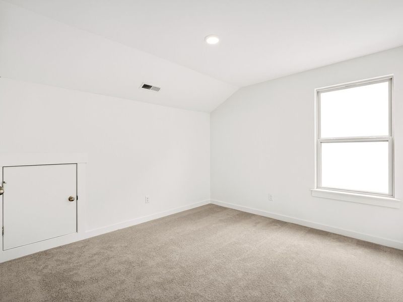 Spacious, unfurnished interior of a new home in Woods Crossing, Gallatin (Image 63).