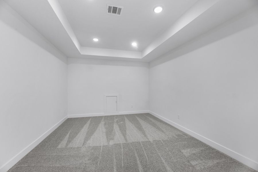 Spacious, unfurnished interior of a new home in Meridiana, Manvel (Image 19).