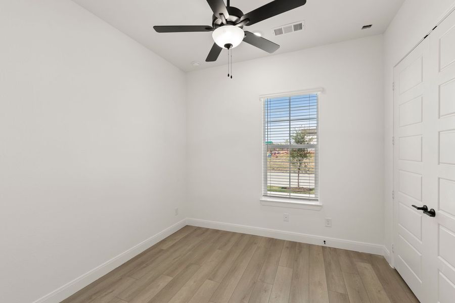 Spacious, unfurnished interior of a new home in Lily Creek at Sutton Fields, Aubrey (Image 17). Spacious, unfurnished interior of a new home in Lily Creek at Sutton Fields, Aubrey (Image 17).