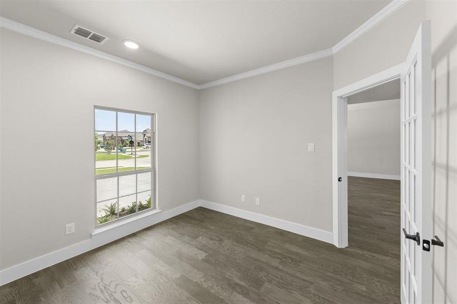 Spacious, unfurnished interior of a new home in Woodcreek, Rockwall (Image 21).