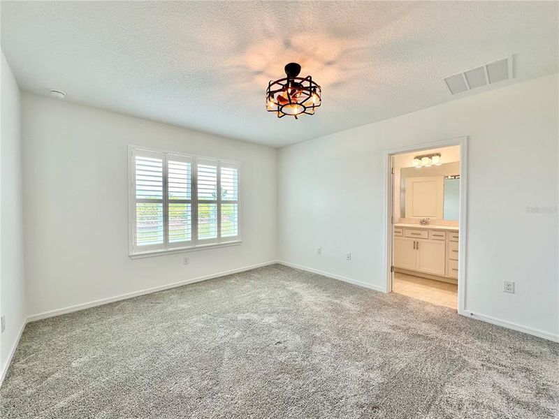 Spacious, unfurnished interior of a new home in , Ocala (Image 15).