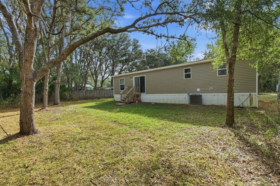 Exterior details and patio area of a home in , Homosassa (Image 19). Exterior details and patio area of a home in , Homosassa (Image 19).