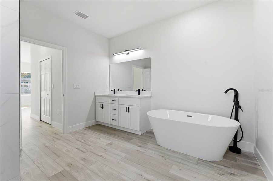 Furnished interior view inside a new home in , Ocala (Image 8).