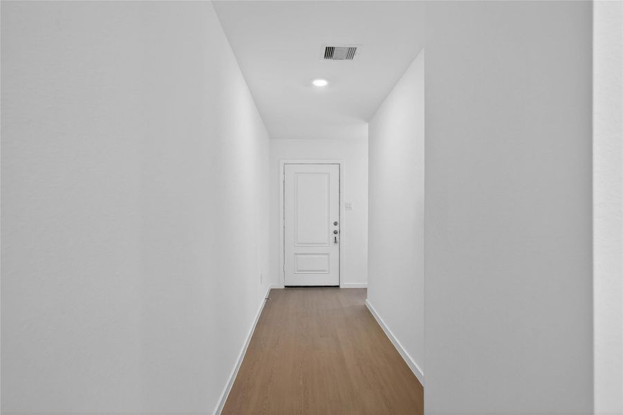 Spacious, unfurnished interior of a new home in Anniston, Katy (Image 24).