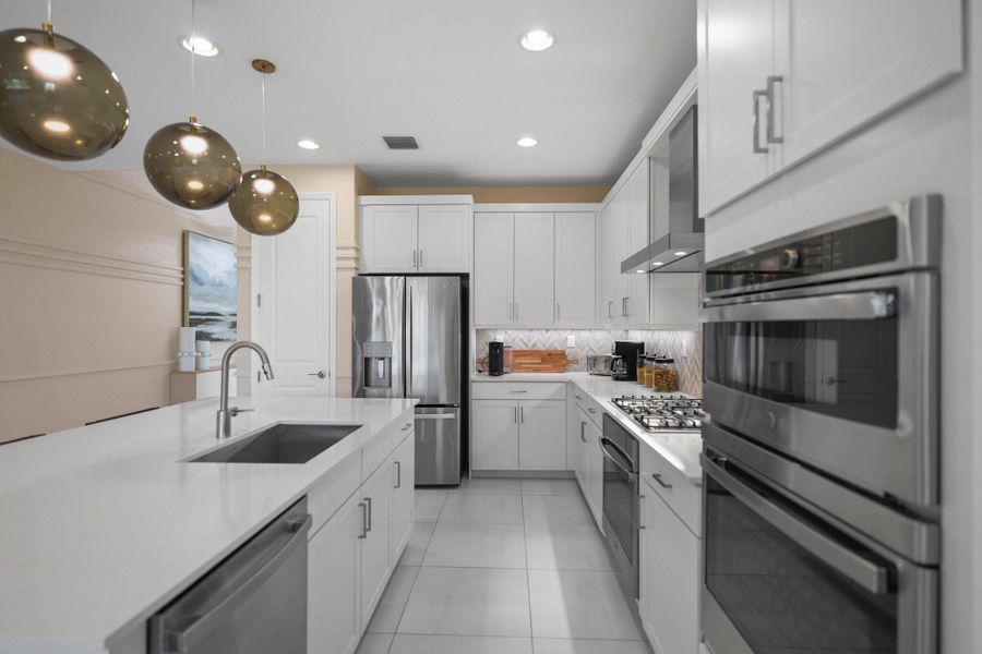 19545 Broad Shore Walk - 11.jpg-SMALL