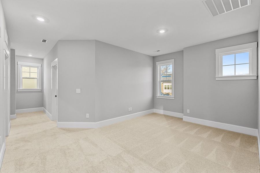 Spacious, unfurnished interior of a new home in Hanes Lake, Winston-Salem (Image 37).