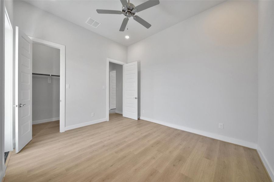 Spacious, unfurnished interior of a new home in Lago Pointe, Seabrook (Image 28). Spacious, unfurnished interior of a new home in Lago Pointe, Seabrook (Image 28).