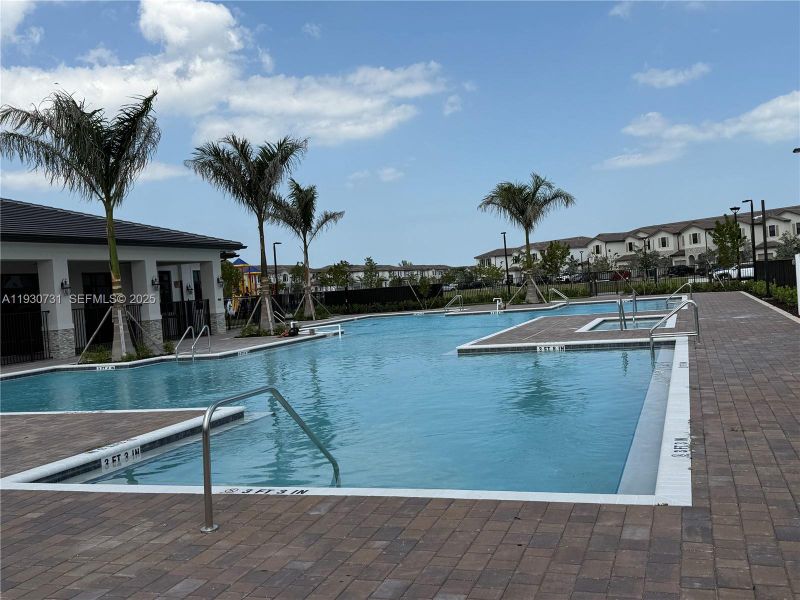 Community amenities in , Homestead (Image 23).