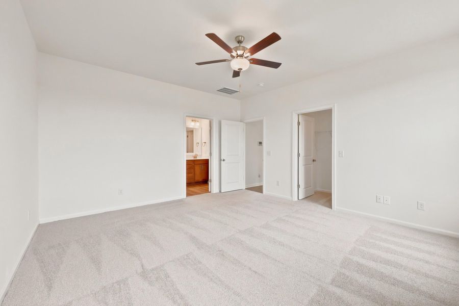 Spacious, unfurnished interior of a new home in Edgefield, Loris (Image 25). Spacious, unfurnished interior of a new home in Edgefield, Loris (Image 25).