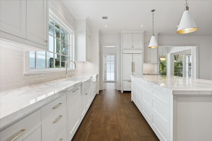 Another angle of the kithcen. Another angle of the kithcen.