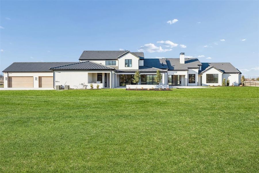 Exterior details and patio area of a home in , Bartonville (Image 25).