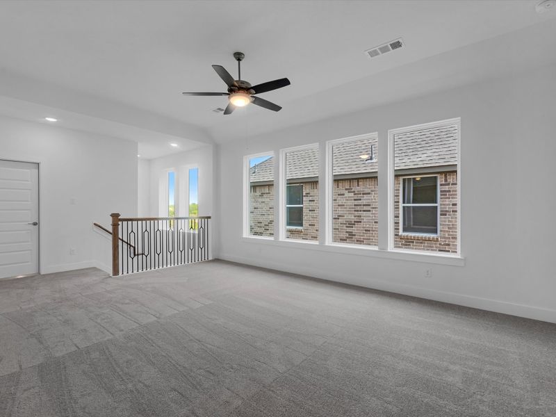 Spacious, unfurnished interior of a new home in Sienna 60’, Missouri City (Image 19).