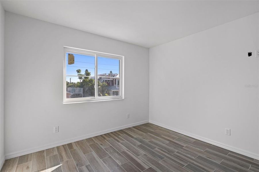 Spacious, unfurnished interior of a new home in , Bradenton Beach (Image 19).