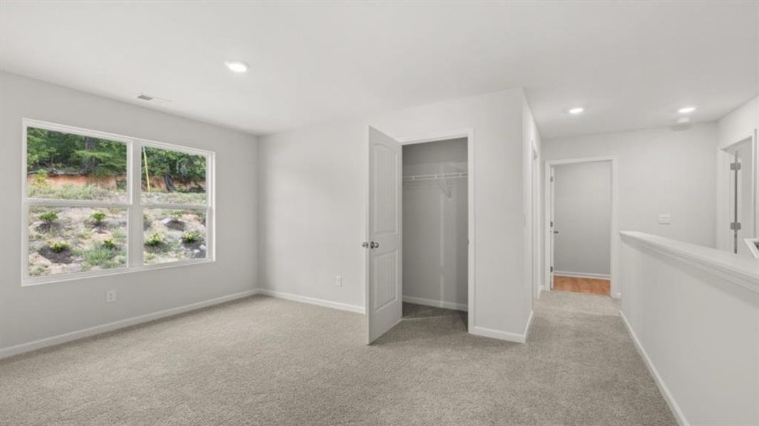 Spacious, unfurnished interior of a new home in Oconee Overlook, Gainesville (Image 23).