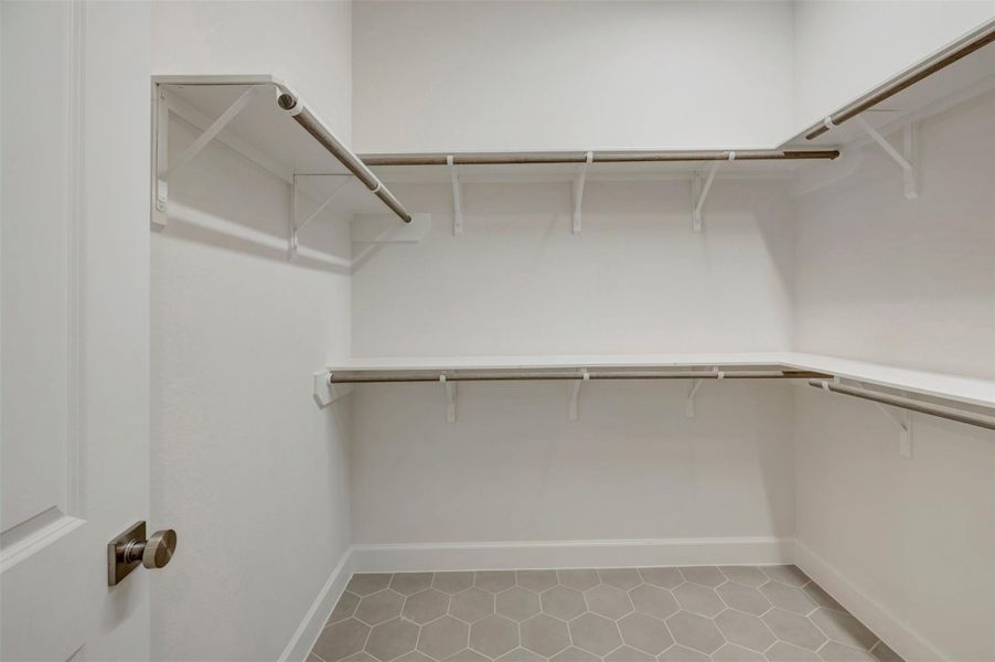 Spacious, unfurnished interior of a new home in Sienna - Landmark Row Collection, Missouri City (Image 24).