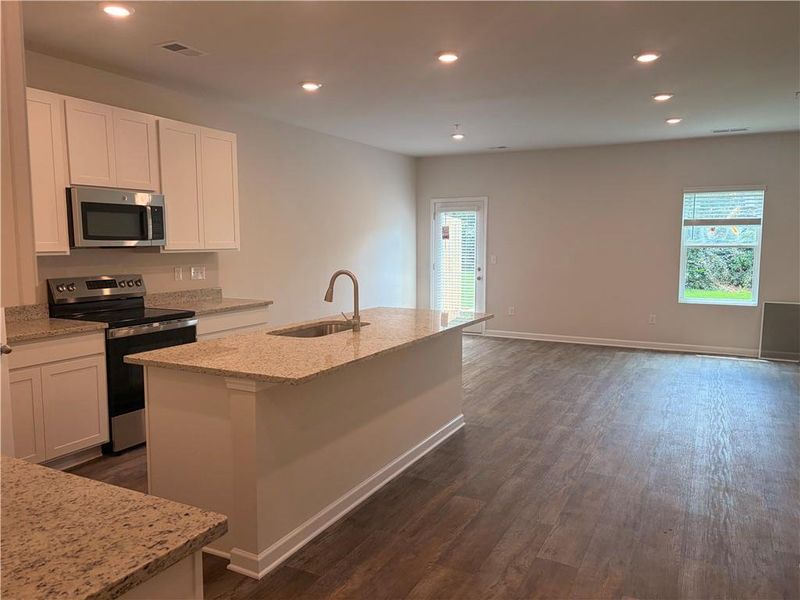 Furnished interior view inside a new home in Carolina, Palmetto (Image 4).