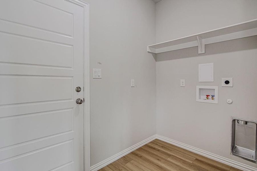 Spacious, unfurnished interior of a new home in , Fort Worth (Image 27).